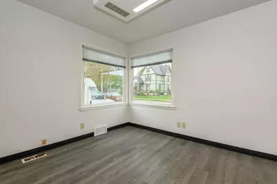 208  Wright St, Waukesha, WI 53186 - Photo 6