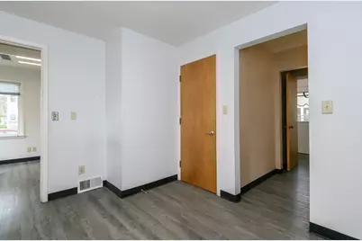 208  Wright St, Waukesha, WI 53186 - Photo 10