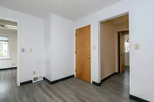208 Wright St, Waukesha, WI 53186 - Photo 10