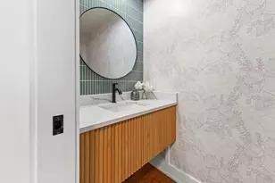 2611 S Austin St, Milwaukee, WI 53207 - Photo 20