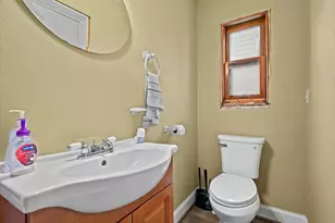 2617 S 99th St, West Allis, WI 53227 - Photo 10