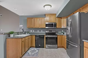 1351 Rose Ct, Waukesha, WI 53186 - Photo 16