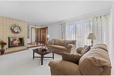 524 E Forest Hill Ave, Oak Creek, WI 53154 - Photo 2