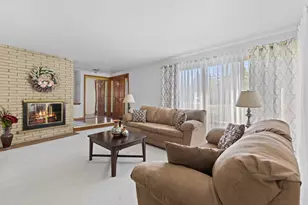 524 E Forest Hill Ave, Oak Creek, WI 53154 - Photo 2