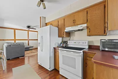 524 E Forest Hill Ave, Oak Creek, WI 53154 - Photo 8