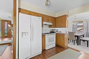 524 E Forest Hill Ave, Oak Creek, WI 53154 - Photo 6