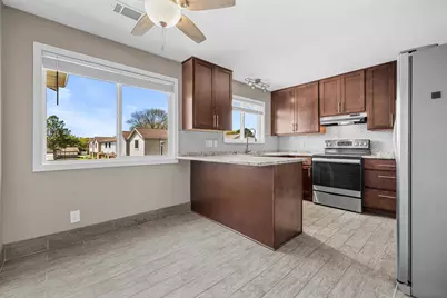 1521  Windsor Way #8, Racine, WI 53406 - Photo 2
