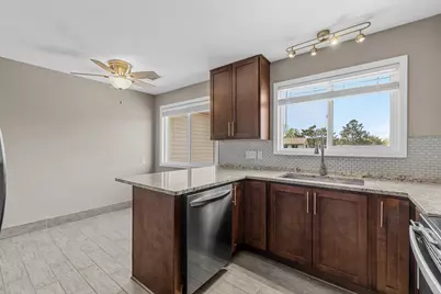 1521  Windsor Way #8, Racine, WI 53406 - Photo 6