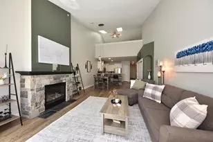 W206N16618 Blackberry Cir, Jackson, WI 53037 - Photo 4