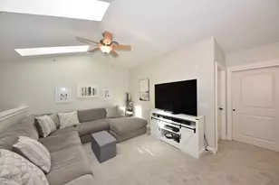 W206N16618 Blackberry Cir, Jackson, WI 53037 - Photo 18