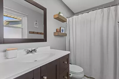 8674 S Wildwood Dr, Oak Creek, WI 53154 - Photo 14