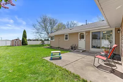 8674 S Wildwood Dr, Oak Creek, WI 53154 - Photo 32