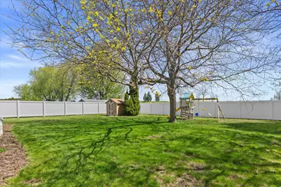 8674 S Wildwood Dr, Oak Creek, WI 53154 - Photo 28