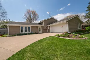 N97W21763 Whitehorse Dr, Germantown, WI 53017 - Photo 2