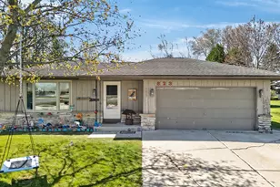 823 Tyler Rd, Howards Grove, WI 53083 - Photo 22