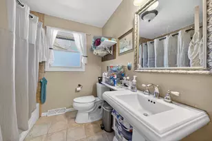 823 Tyler Rd, Howards Grove, WI 53083 - Photo 8