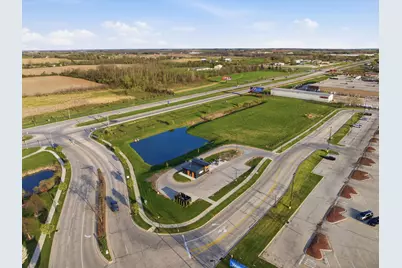 465  Walton Dr, Plymouth, WI 53073 - Photo 10