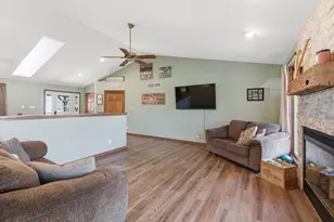 1140 Ellys Way, Slinger, WI 53086 - Photo 10