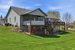 1140 Ellys Way, Slinger, WI 53086 - Photo 34