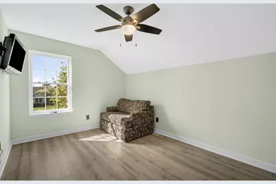 W143N9776  Ridgewood Ln, Germantown, WI 53022 - Photo 20