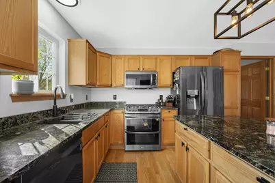 W143N9776  Ridgewood Ln, Germantown, WI 53022 - Photo 8