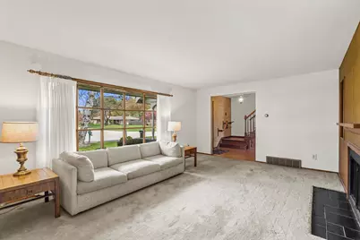 1123  Palamino Dr, Racine, WI 53402 - Photo 4