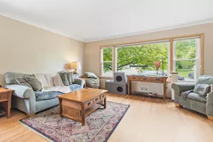 8831 W Hawthorne Ave, Wauwatosa, WI 53226 - Photo 4