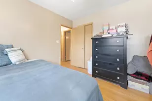 8831 W Hawthorne Ave, Wauwatosa, WI 53226 - Photo 16