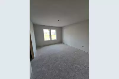 630  Harvest Ln, Hartford, WI 53027 - Photo 2