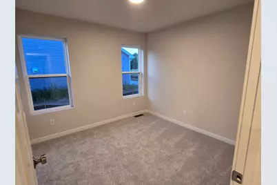 630  Harvest Ln, Hartford, WI 53027 - Photo 12