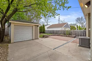 4213 N Larkin St, Shorewood, WI 53211 - Photo 34