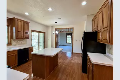 2146  Waverly Ct, Sheboygan, WI 53083 - Photo 18