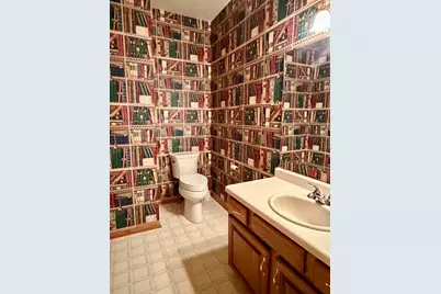 2146  Waverly Ct, Sheboygan, WI 53083 - Photo 22