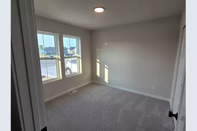 W219N16225  Primrose Ct, Jackson, WI 53037 - Photo 12