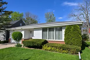 6469 N Garden Grove Ln, Glendale, WI 53209 - Photo 2
