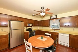 6469 N Garden Grove Ln, Glendale, WI 53209 - Photo 10
