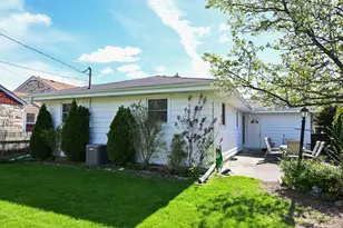 6469 N Garden Grove Ln, Glendale, WI 53209 - Photo 34
