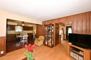 6469 N Garden Grove Ln, Glendale, WI 53209 - Photo 14