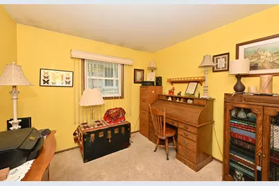 6469 N Garden Grove Ln, Glendale, WI 53209 - Photo 22