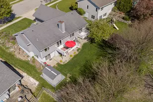 1801 Erin Ln, Waukesha, WI 53188 - Photo 2