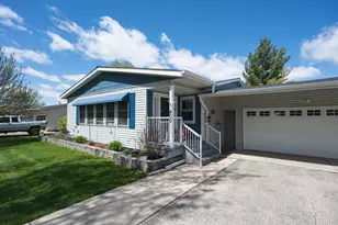 403 W Washington St, Delavan, WI 53115 - Photo 4