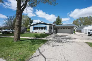 403 W Washington St, Delavan, WI 53115 - Photo 2