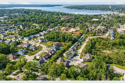 129 S Curtis St #1121, Lake Geneva, WI 53147 - Photo 2