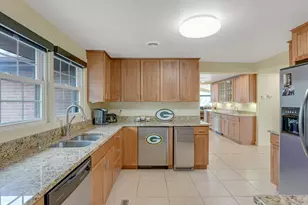 1735 S Oneida St, Green Bay, WI 54304 - Photo 12