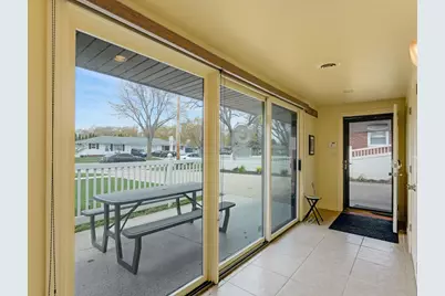 1735 S Oneida St, Green Bay, WI 54304 - Photo 18