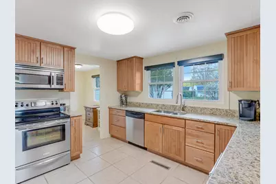 1735 S Oneida St, Green Bay, WI 54304 - Photo 16