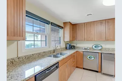 1735 S Oneida St, Green Bay, WI 54304 - Photo 14