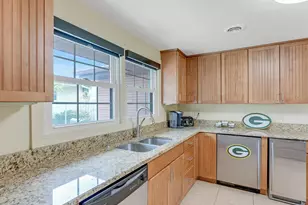 1735 S Oneida St, Green Bay, WI 54304 - Photo 14
