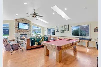 1735 S Oneida St, Green Bay, WI 54304 - Photo 8