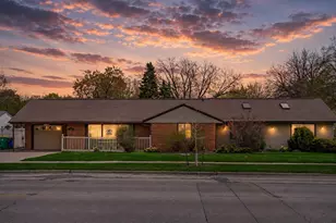 1735 S Oneida St, Green Bay, WI 54304 - Photo 2